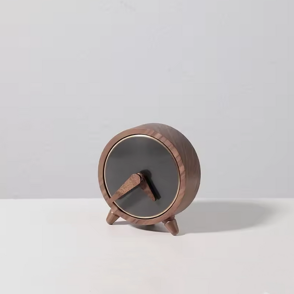 Modern Light Luxury Desk Clock – Handmade Decorative Timepiece