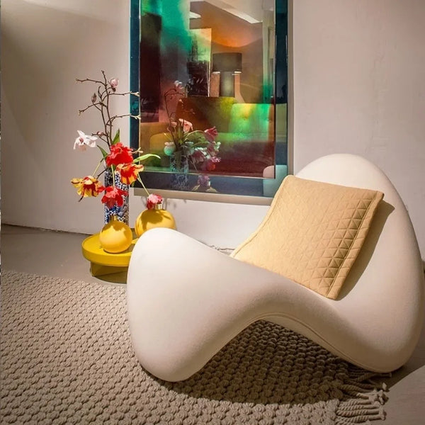 Modern Tongue Lounge Chair – Bold Luxury Accent Seating