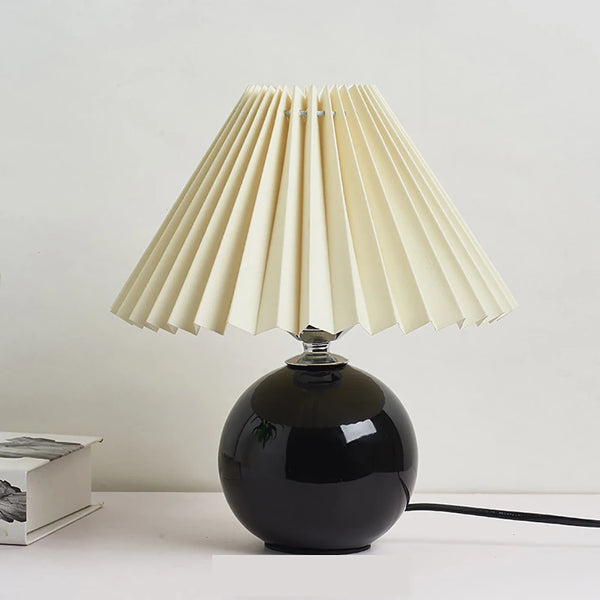 Vintage Pleated Table Lamp – Ceramic Base with Tricolor LED Bulb