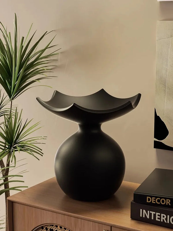 Modern Art Vase with Key Storage – Elegant Entryway Decor