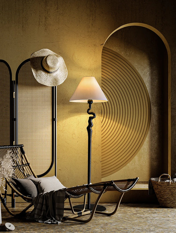 Medieval Solid Wood Floor Lamp – Designer Silent-Style Atmosphere Light